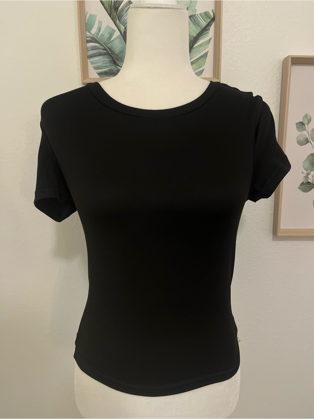 Women’s Short Sleeve Crew Neck Fitted T-Shirt, Spring/Summer